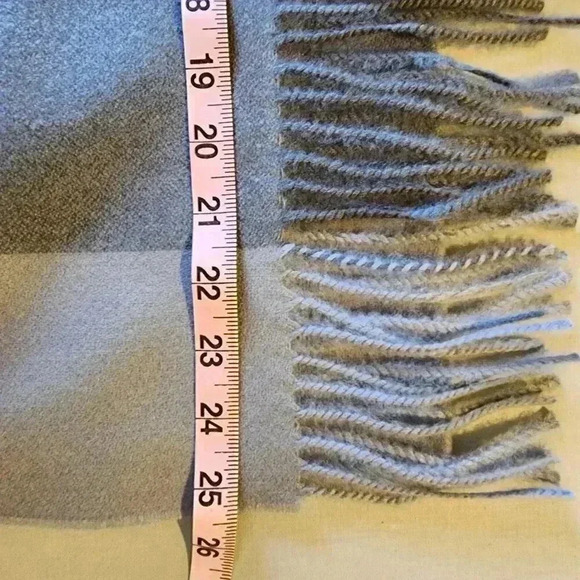 NWT Cashmere blend shawl 25x80 - Picture 4 of 7